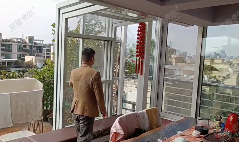 安置房露台可以搭阳光房吗？如何在露台搭建阳光房|至尊卡尔阳光房